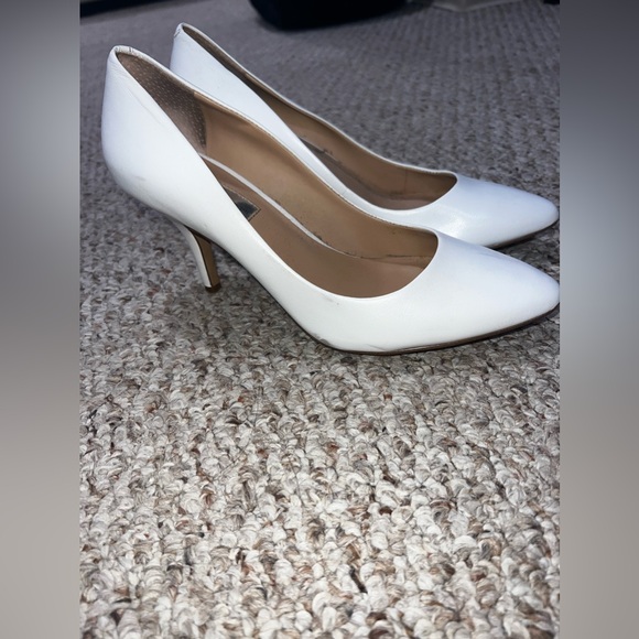 White heels - Picture 4 of 5